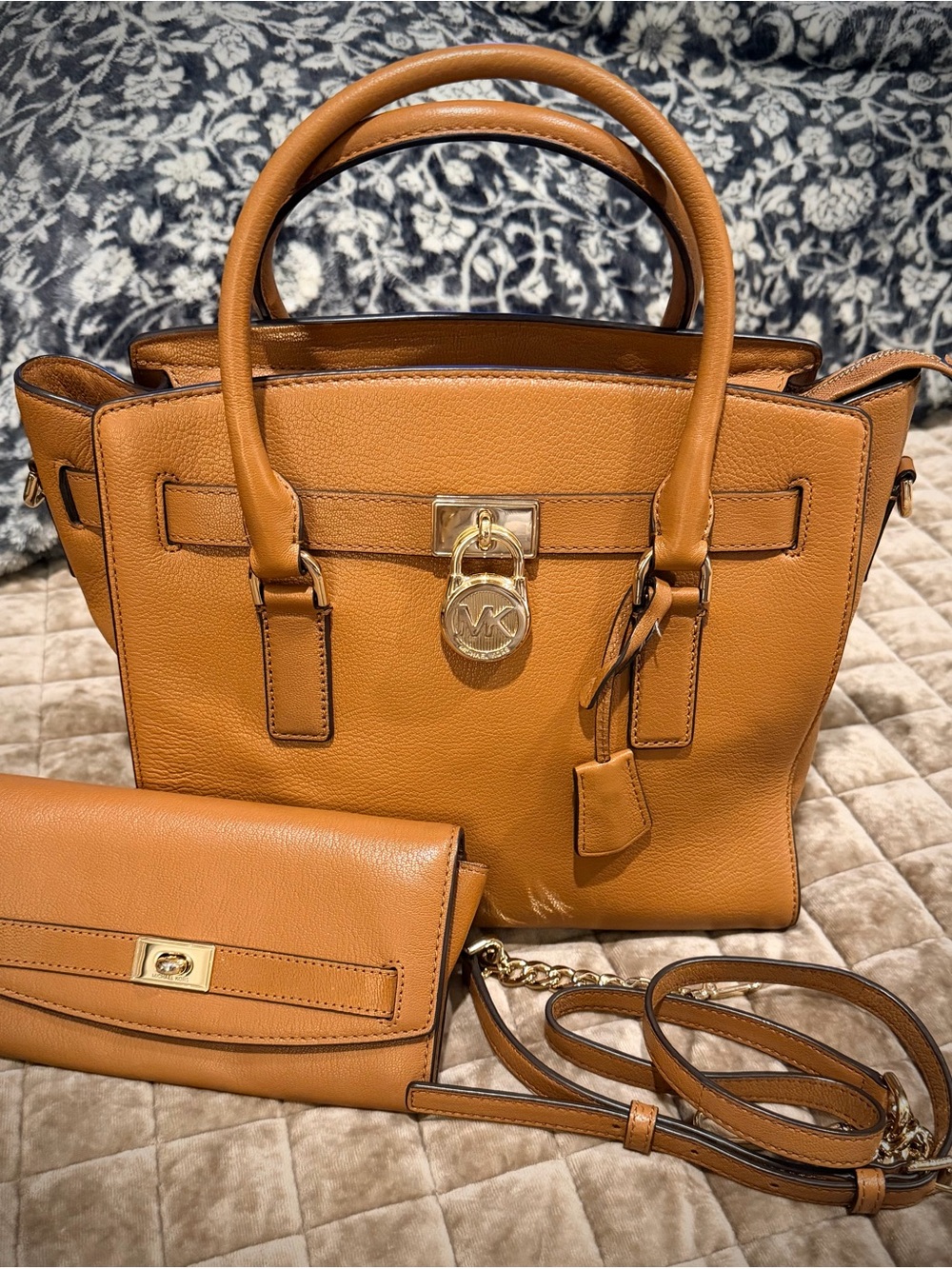 Michael Kors Tan Leather Satchel with Wallet and Detachable Strap - Picture 11 of 12